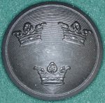 Knapp stor m/1779-1939 brons försänkt bottnad 25mm till uniform m/39 till vapenrock Kungliga Livgrenadjärregementet I4 Sergeant - Överste